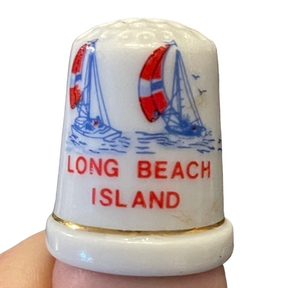 LOT of 5 Ceramic Tourist Souvenir Thimbles - Picture 7 of 10